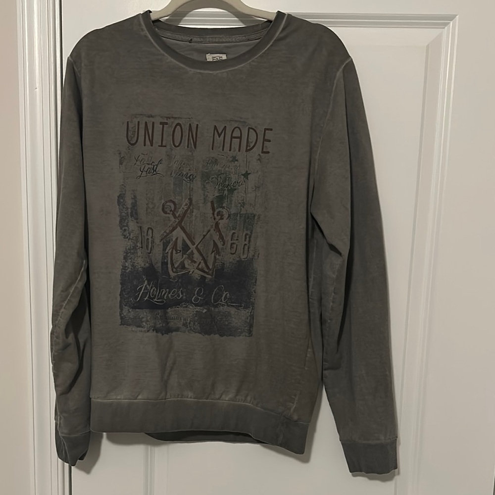 F&F Gray Crewneck Sweater with Vintage Appeal